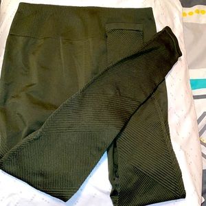 Fabletics Mid rise seamless 7/8 leggings